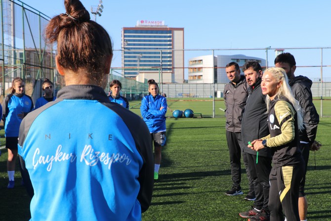 Rize’nin Kadın Futbolcuları ve Teknik Direktörü Hedefe Kilitlendi